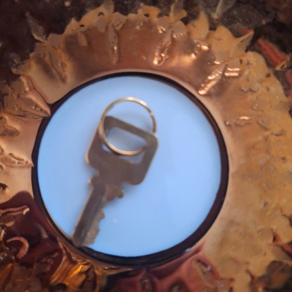 Louis Vuitton  key - Picture 2 of 3